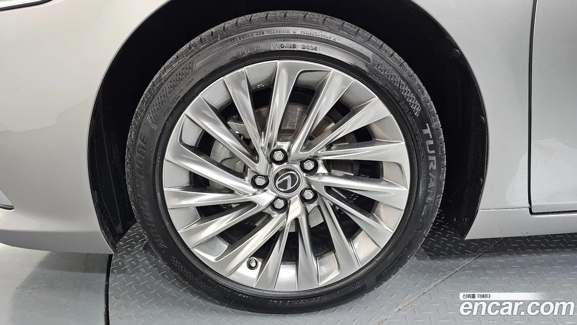 Lexus ES 2025 из KR, фото 8