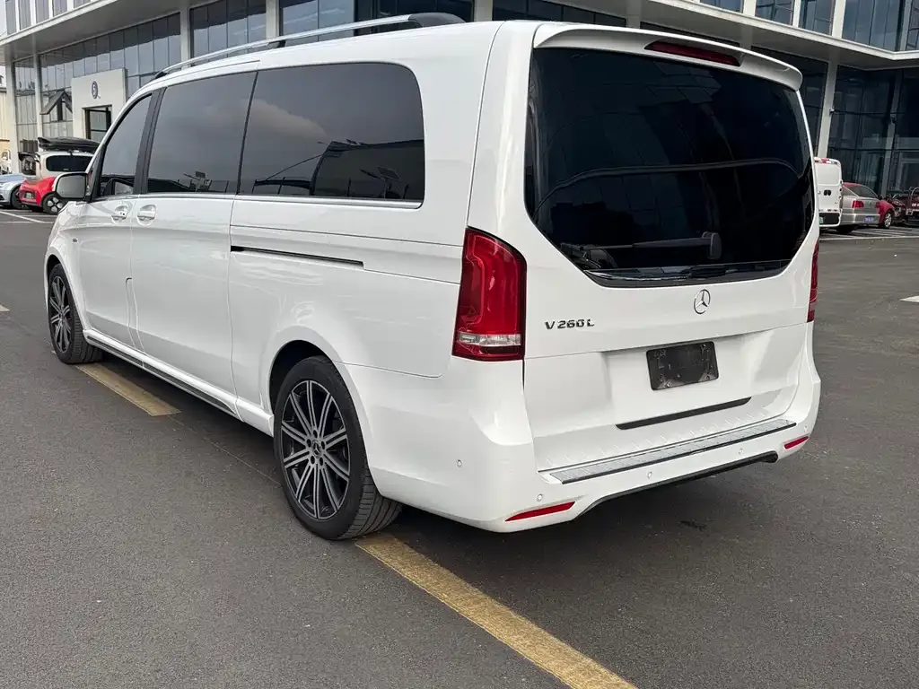 Mercedes-Benz V-Class 2022 из CN, фото 3