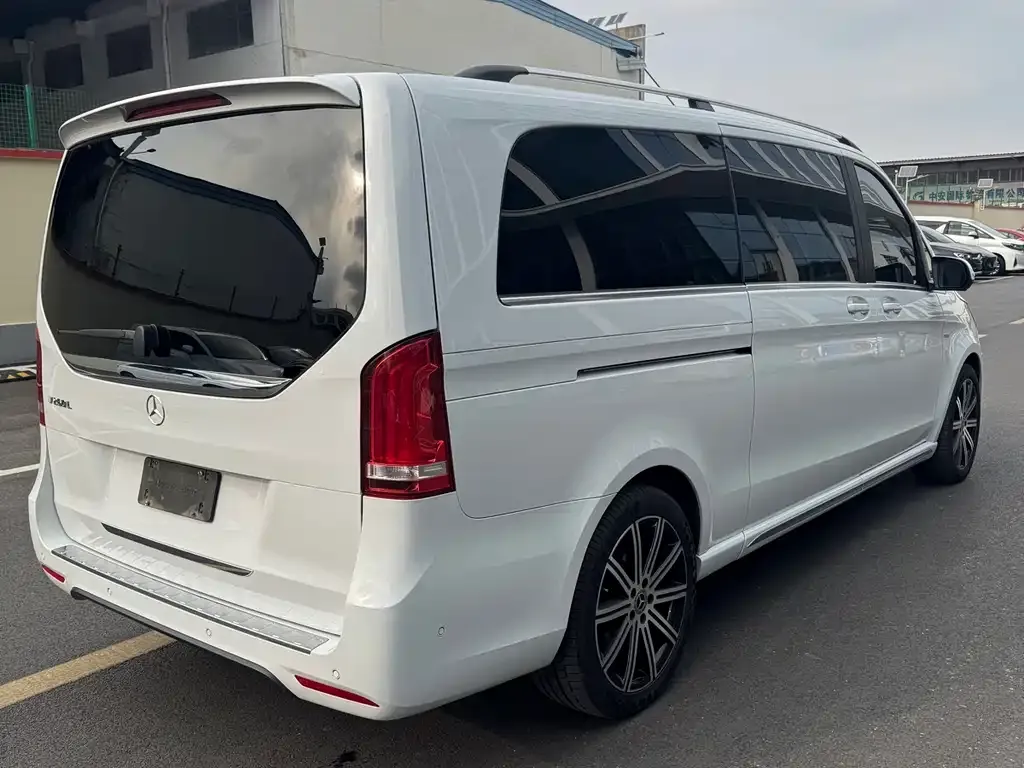 Mercedes-Benz V-Class 2022 из CN, фото 6