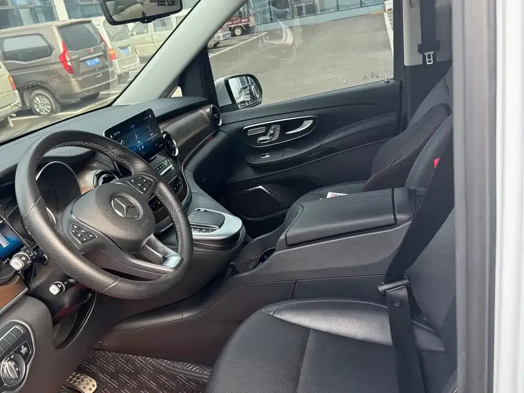 Mercedes-Benz V-Class 2022 из CN, фото 9