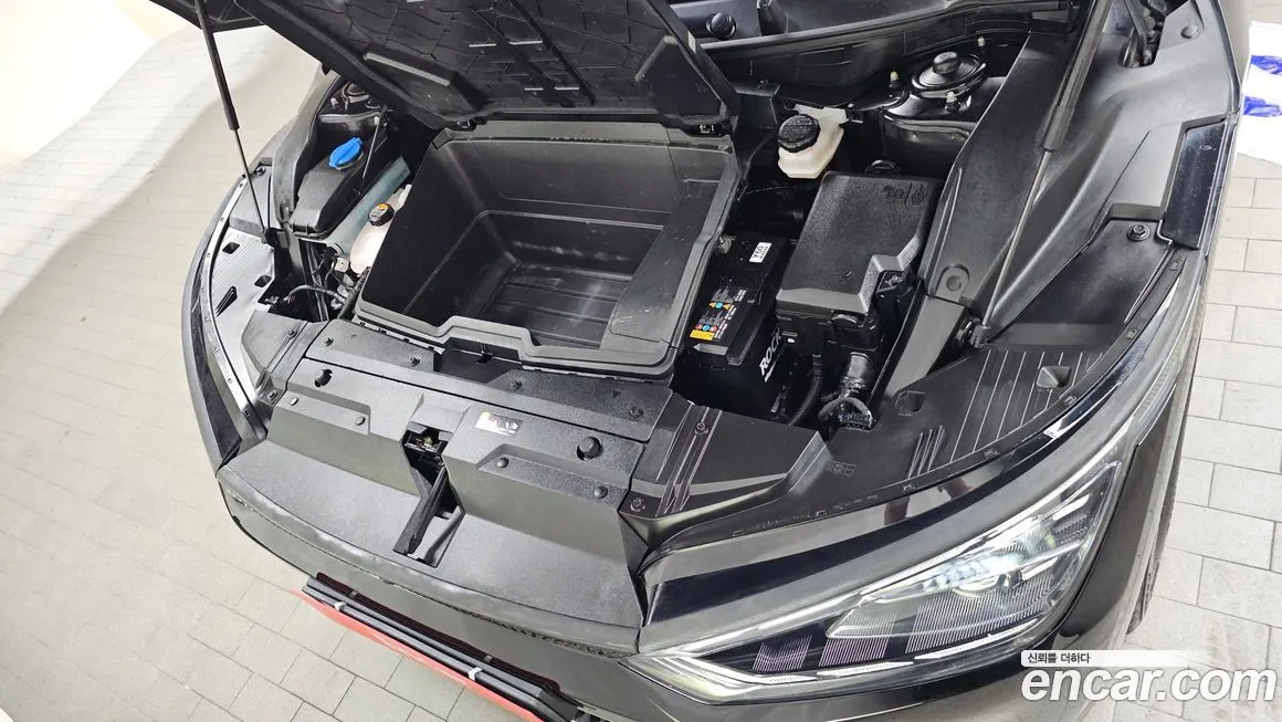 Kia EV6 2023 из KR, фото 8