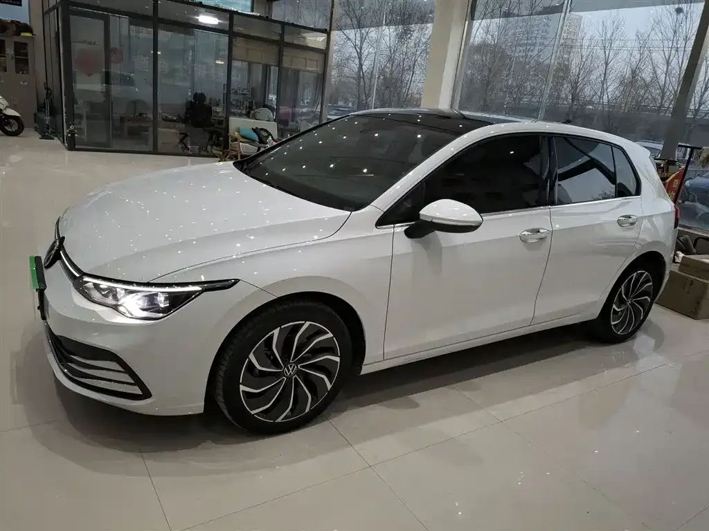 Volkswagen Golf 2023 из CN, фото 5