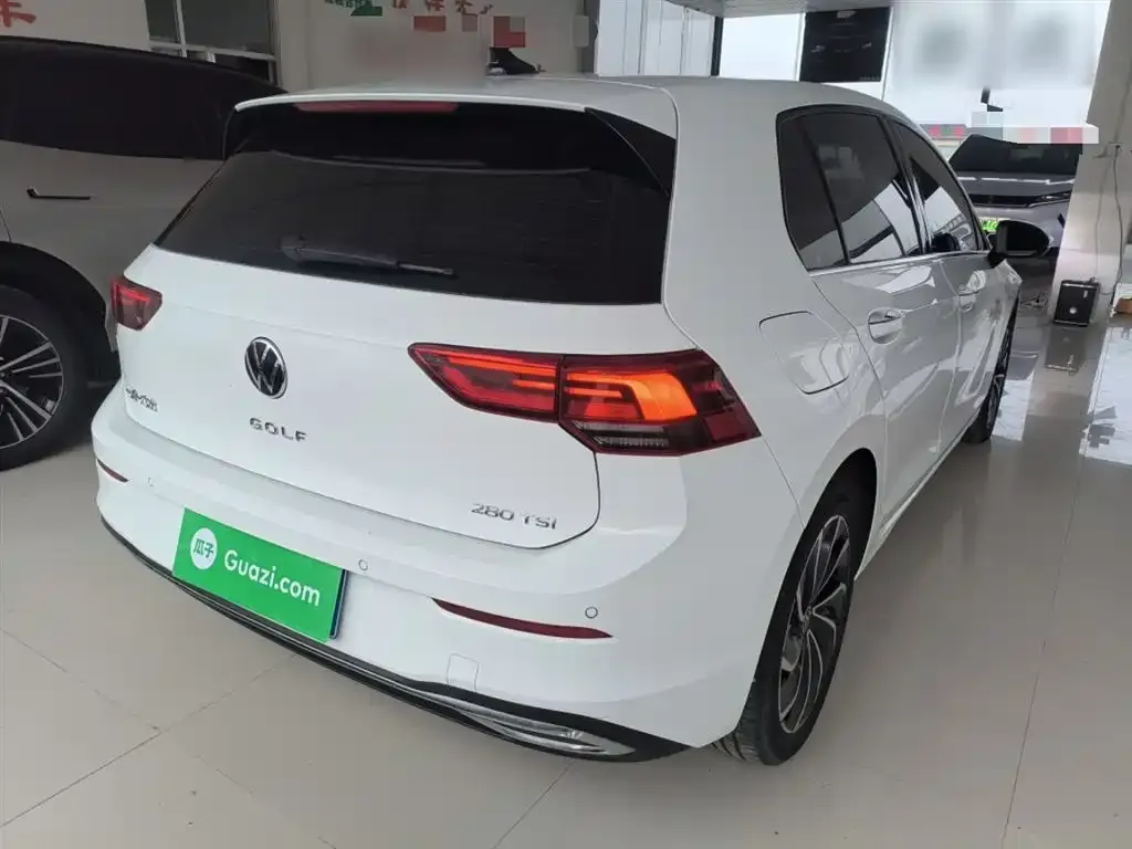 Volkswagen Golf 2023 из CN, фото 7