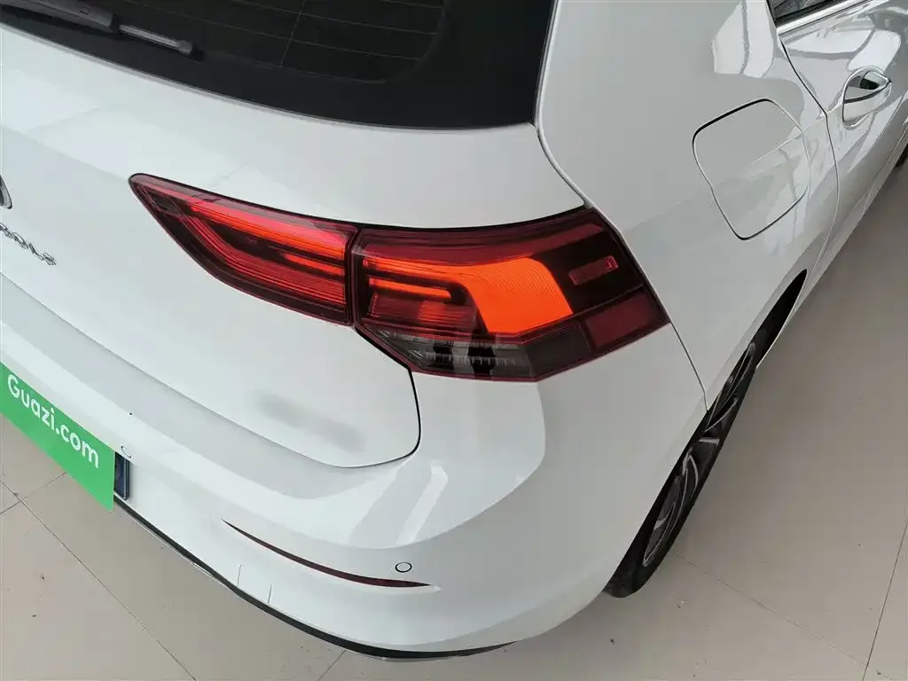 Volkswagen Golf 2023 из CN, фото 8