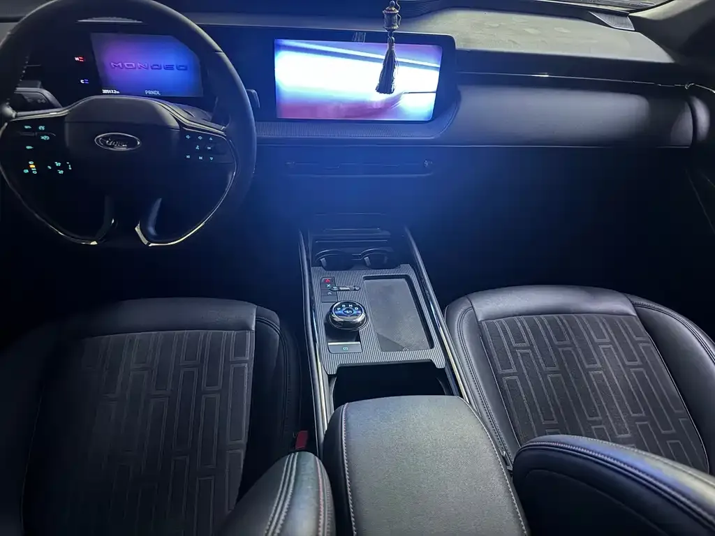 Ford Mondeo 2023 из CN, фото 9