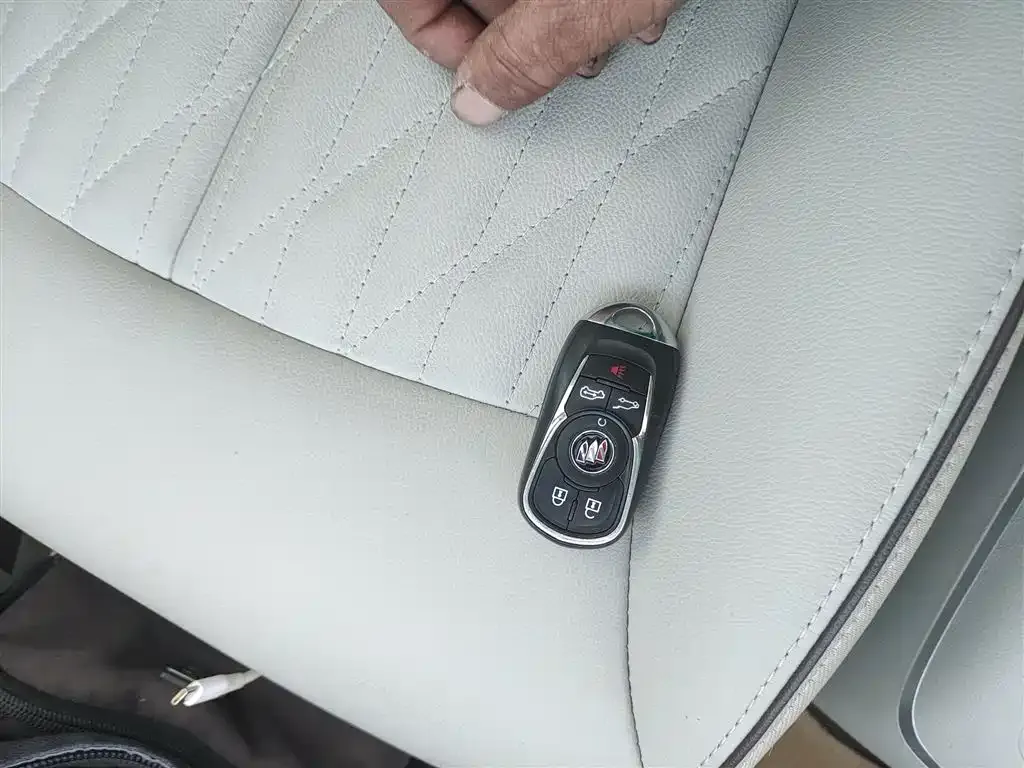 Buick GL8 2021 из CN, фото 4