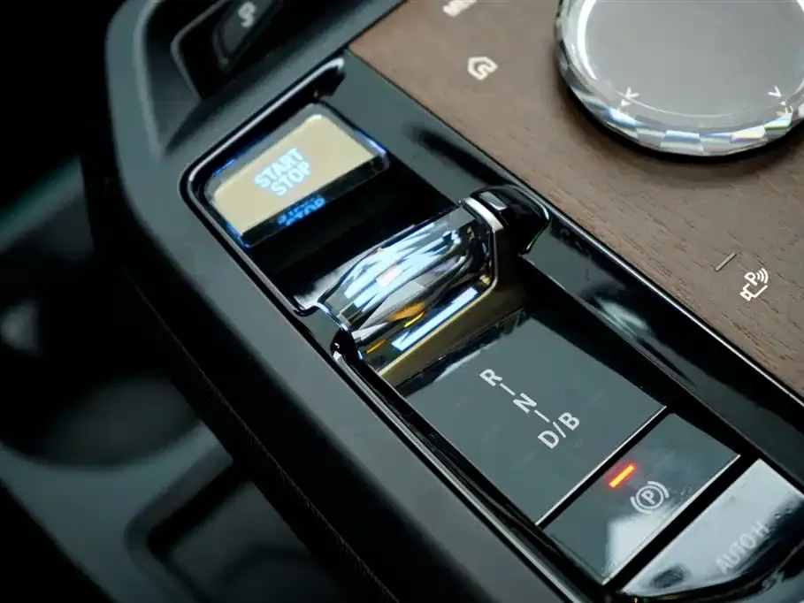 BMW iX 2023 из CN, фото 2