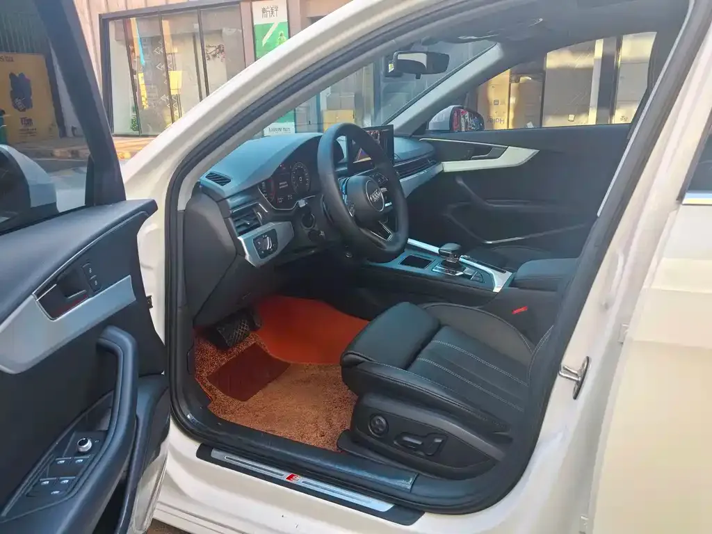 Audi A4L 2021 из CN, фото 3