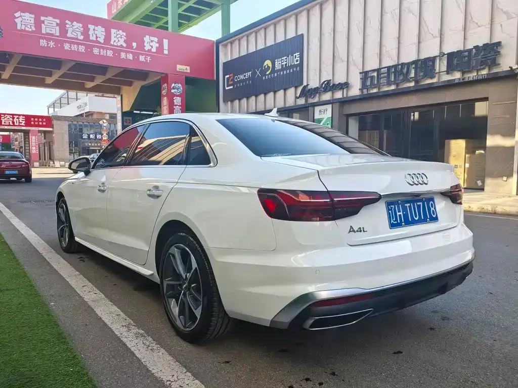 Audi A4L 2021 из CN, фото 5