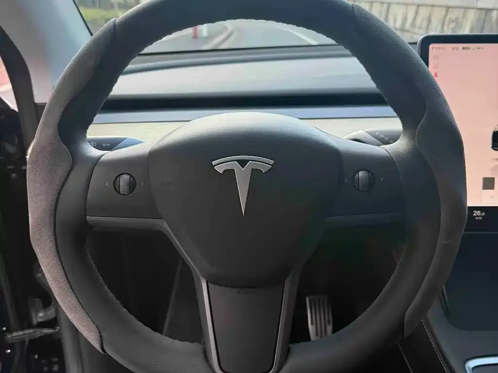 Tesla Model Y 2023 из CN, фото 8