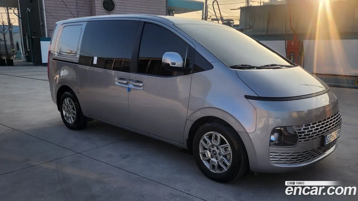 Hyundai Staria — фото 1