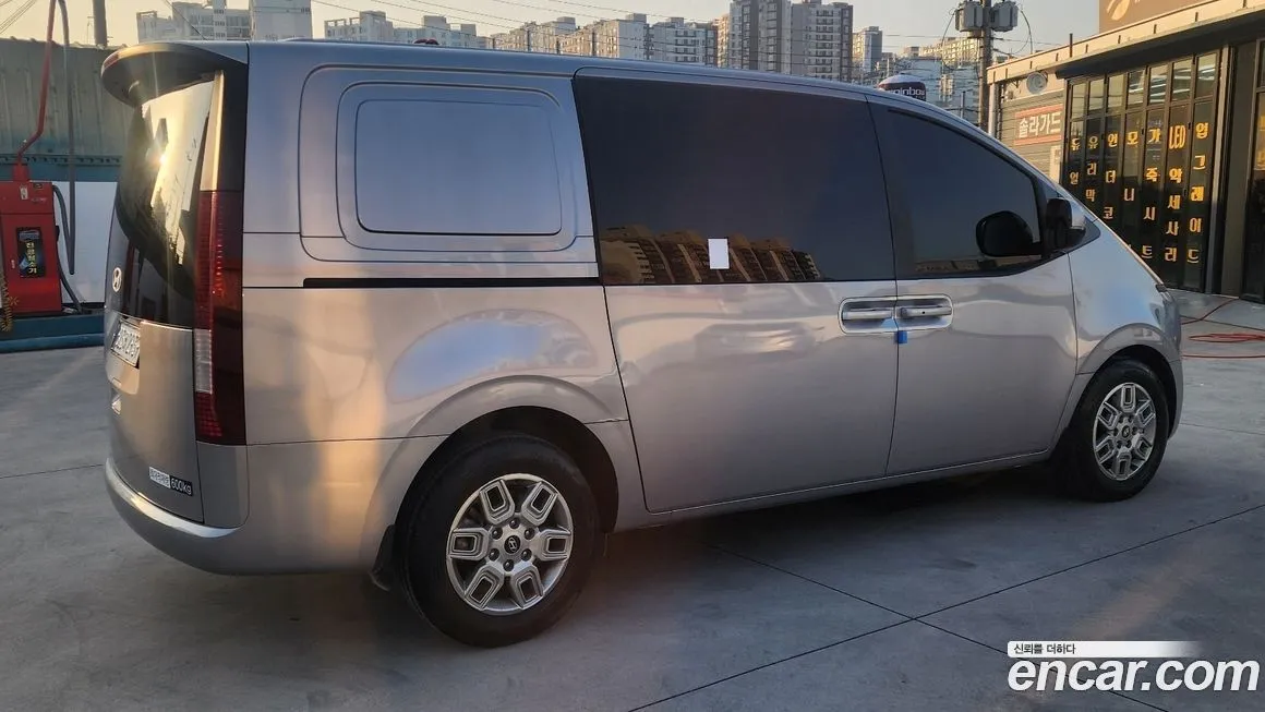 Hyundai Staria — фото 2