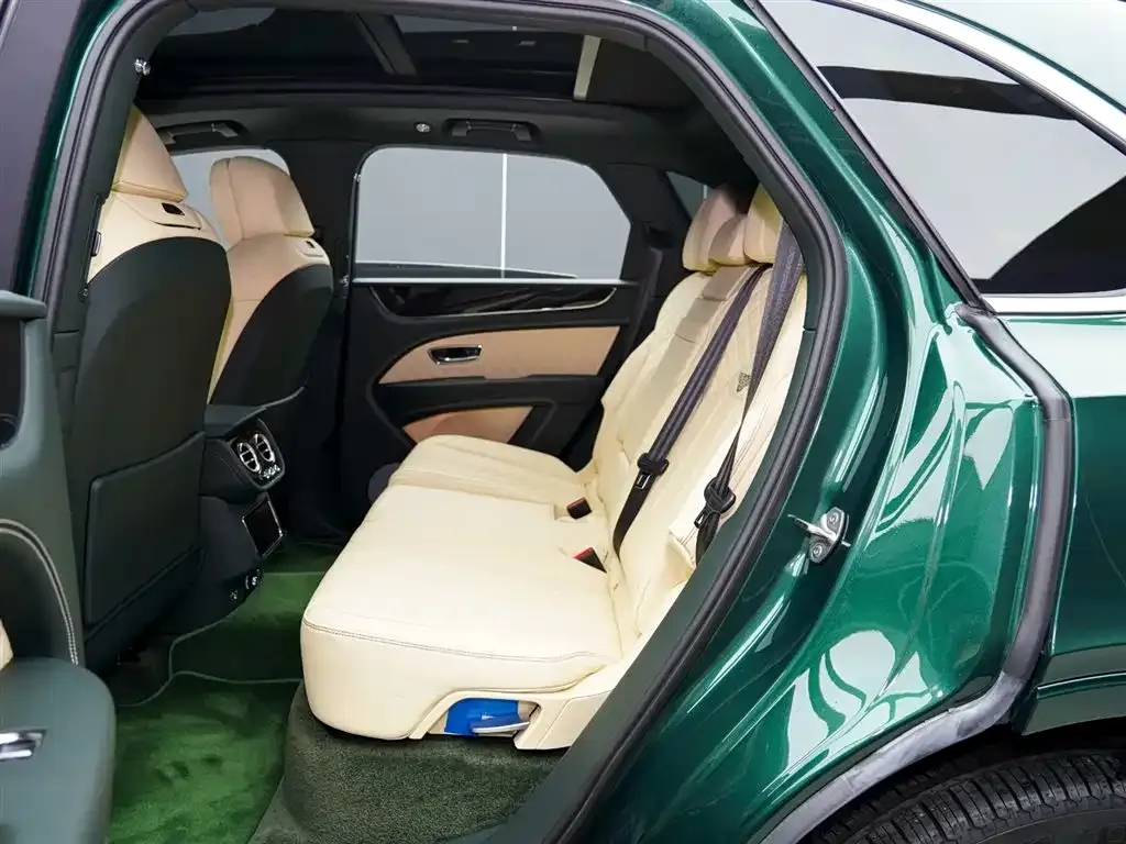 Bentley Bentayga 2022 из CN, фото 6