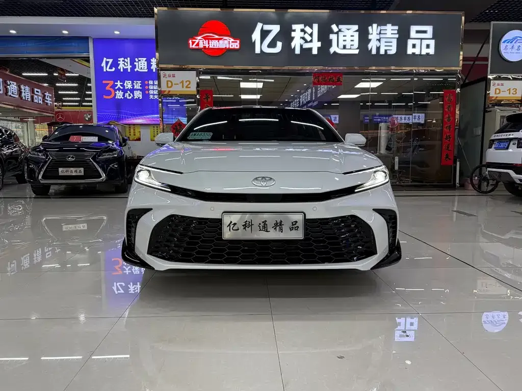 Toyota Camry 2024 из CN, фото 1
