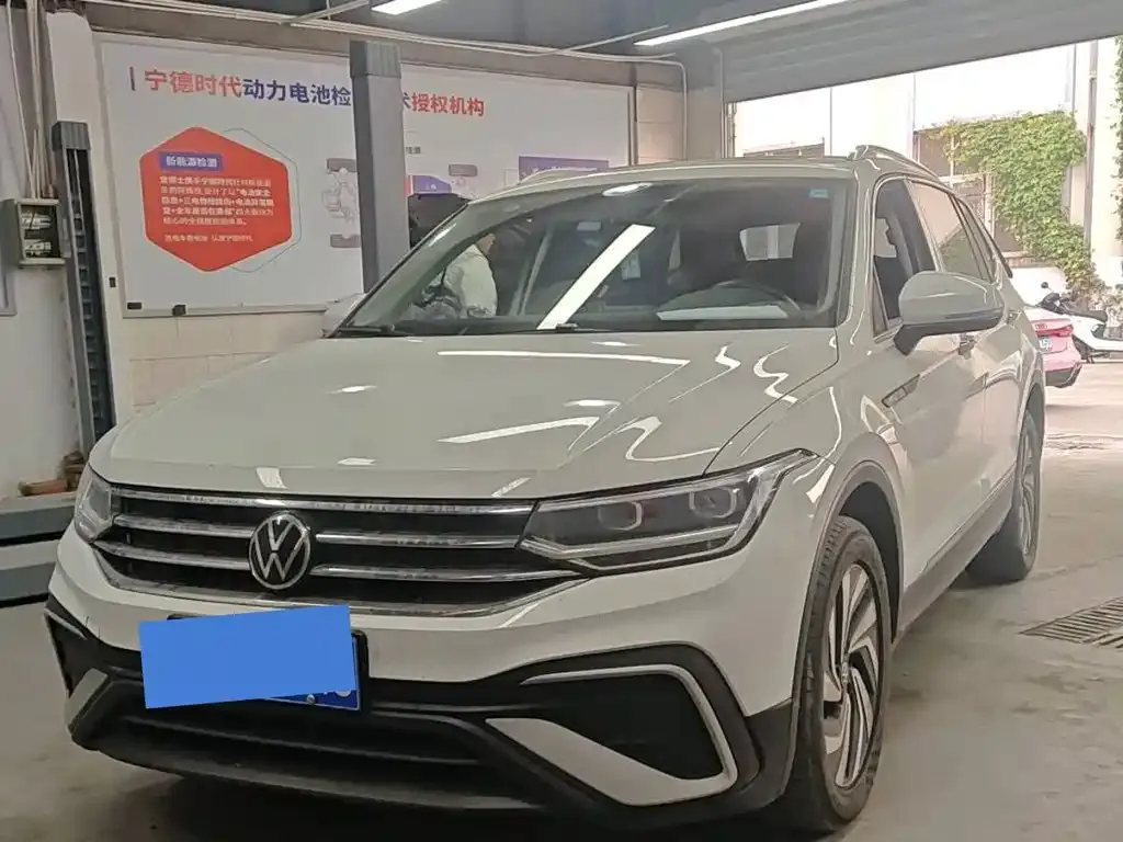 Volkswagen Tiguan L 2023 из CN, фото 1