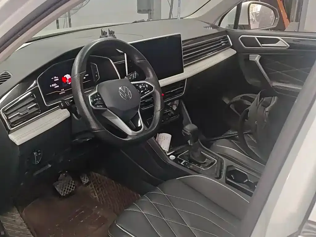 Volkswagen Tiguan L 2023 из CN, фото 2