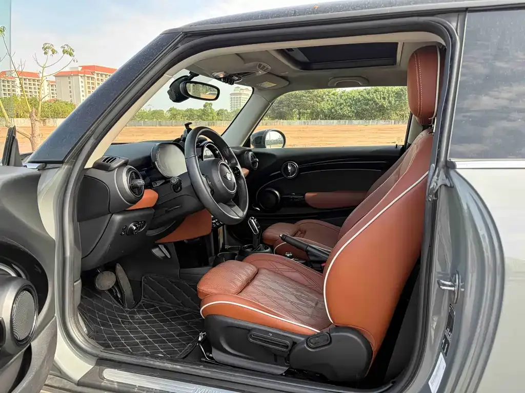 MINI Cooper (3-door) 2022 из CN, фото 2