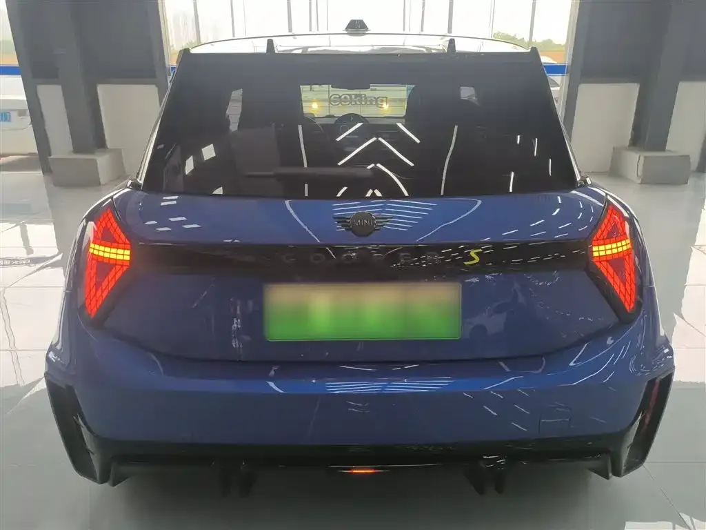 MINI Cooper EV 2024 из CN, фото 2