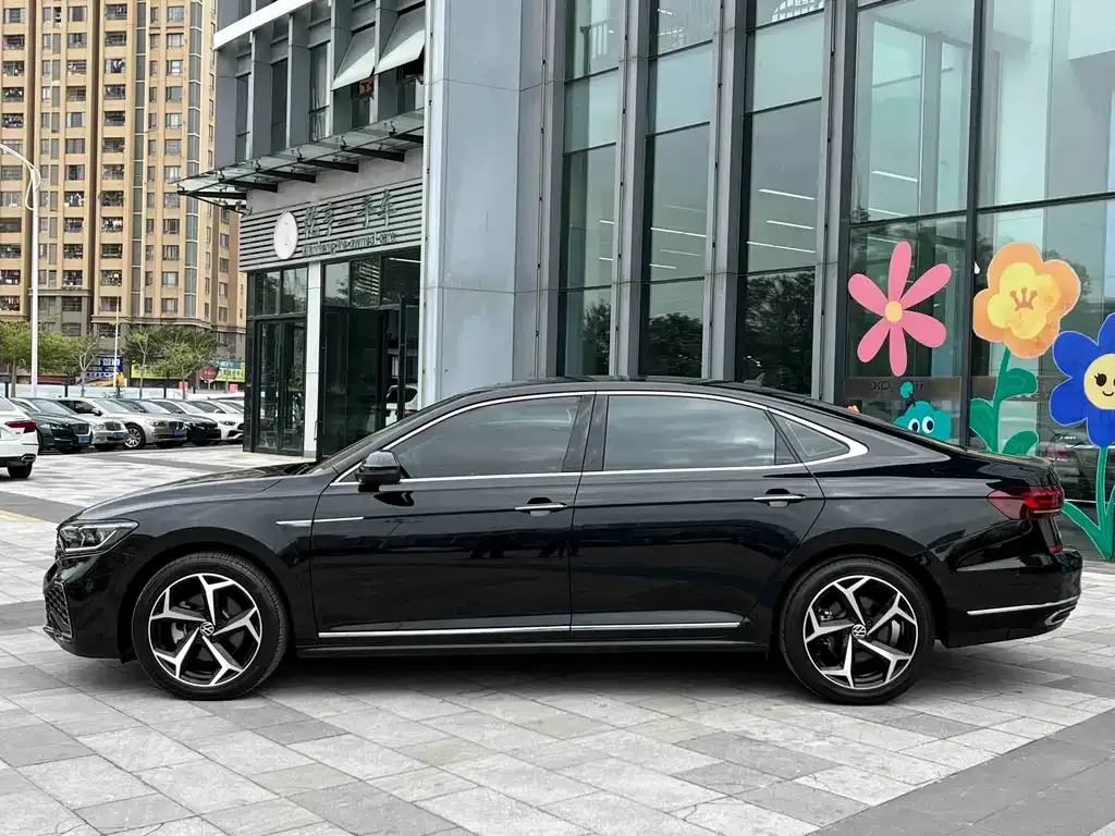 Volkswagen Passat 2023 из CN, фото 3