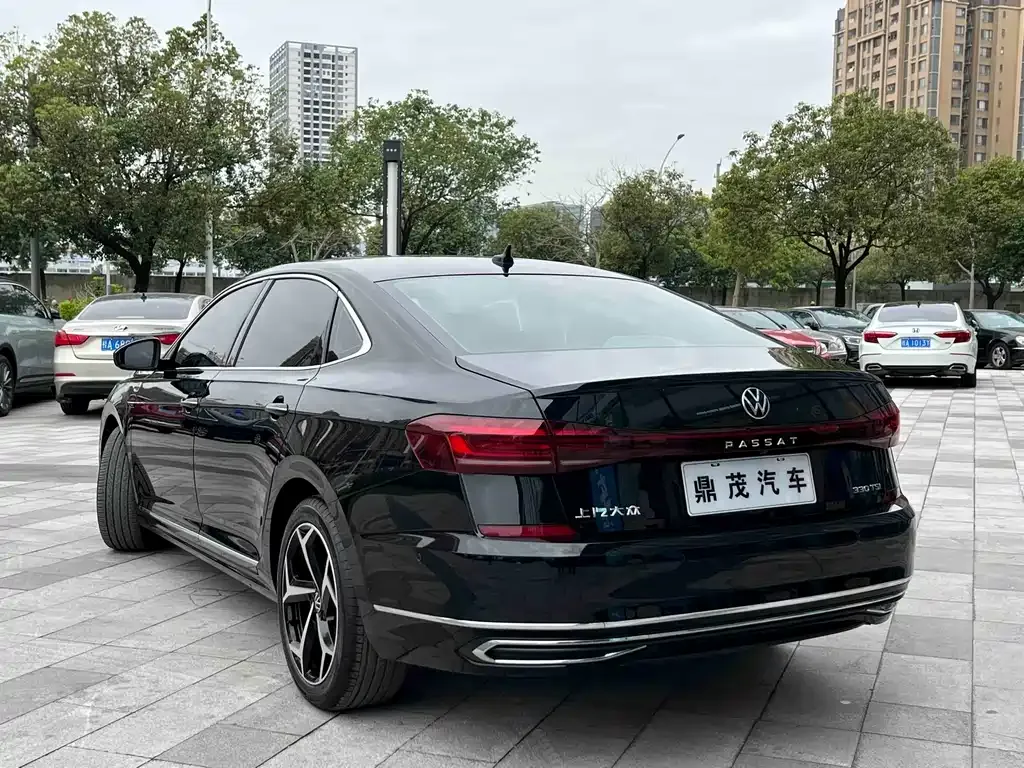 Volkswagen Passat 2023 из CN, фото 7
