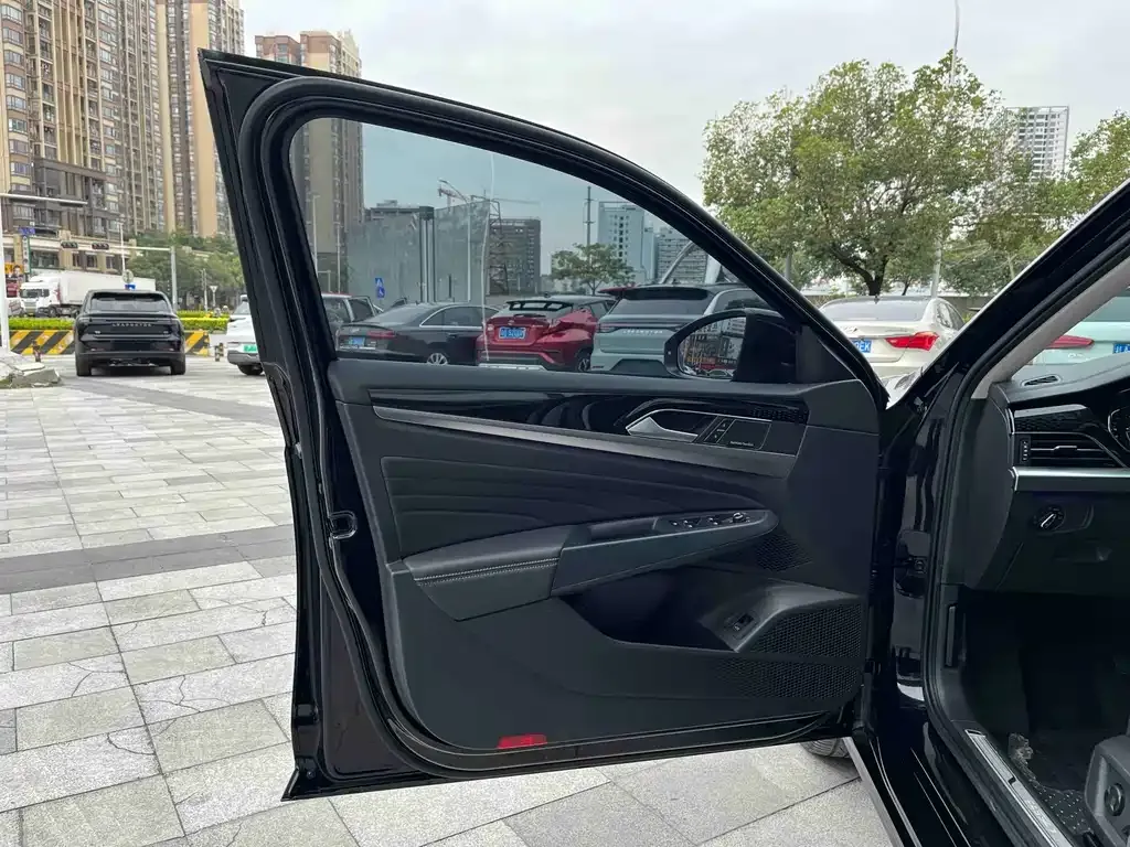 Volkswagen Passat 2023 из CN, фото 9