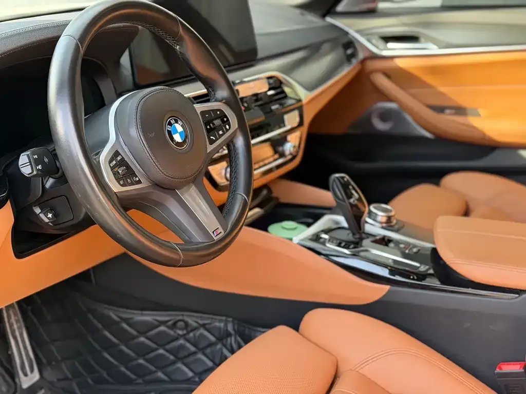 BMW 5 Series (Import) 2023 из CN, фото 2