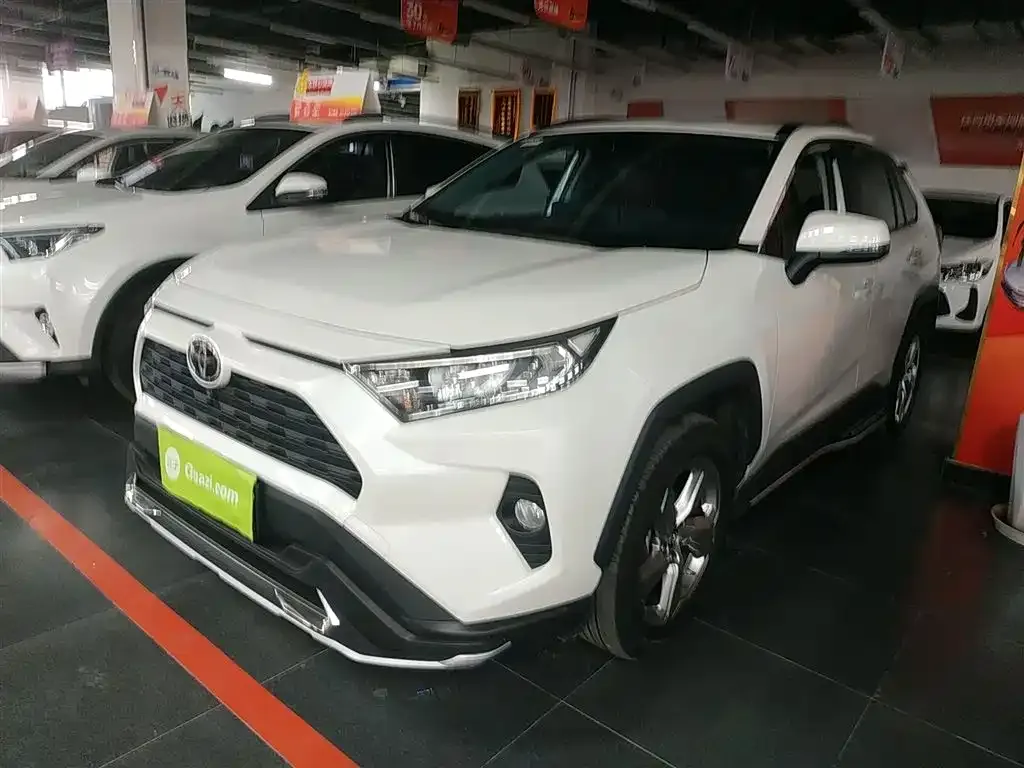 Toyota RAV4 2021 из CN, фото 2