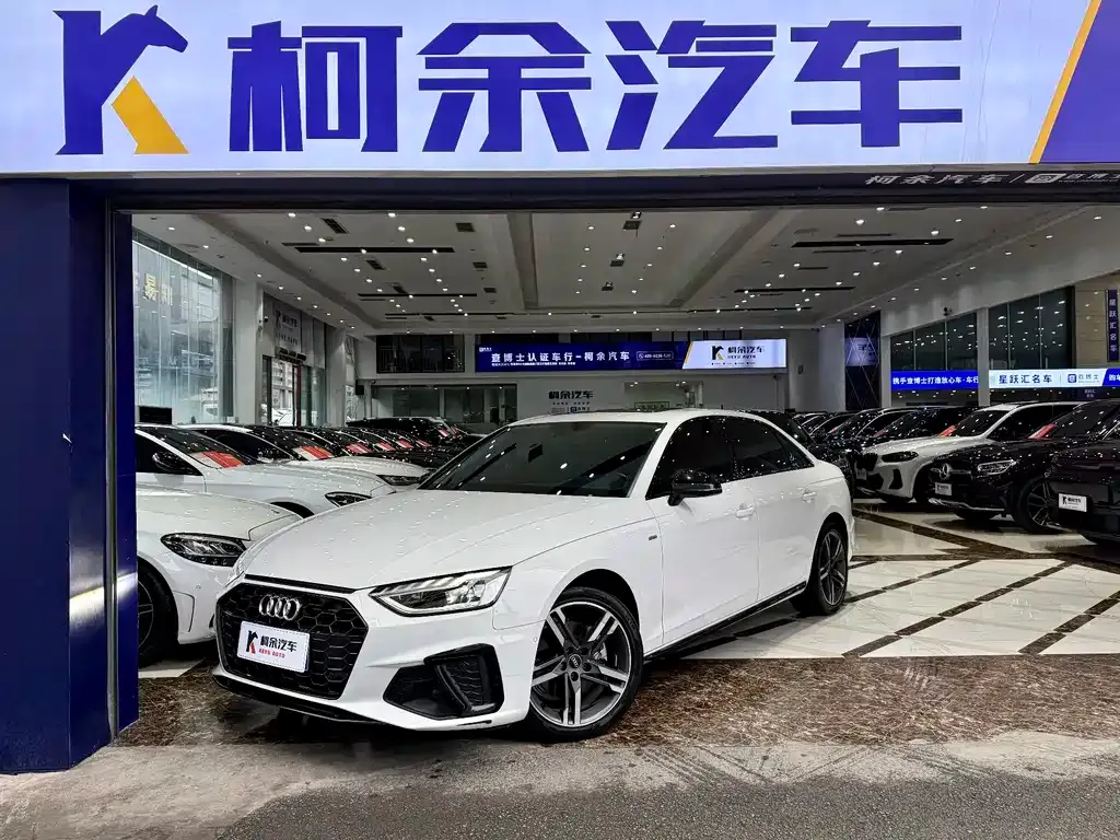 Audi A4L 2022 из CN, фото 1