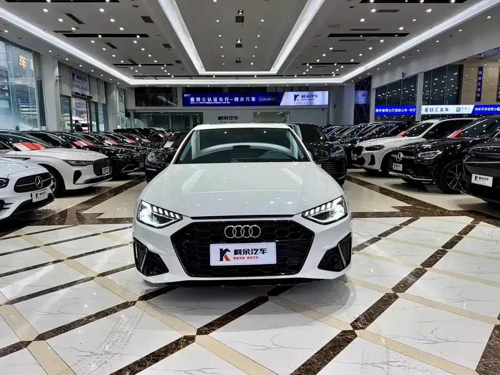 Audi A4L 2022 из CN, фото 6