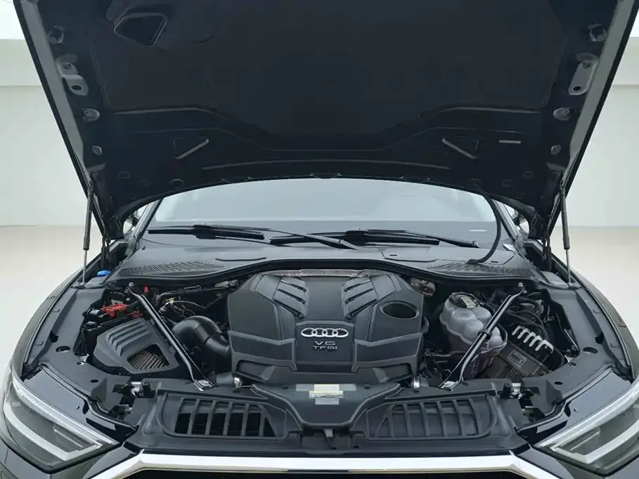 Audi A8 2022 из CN, фото 5