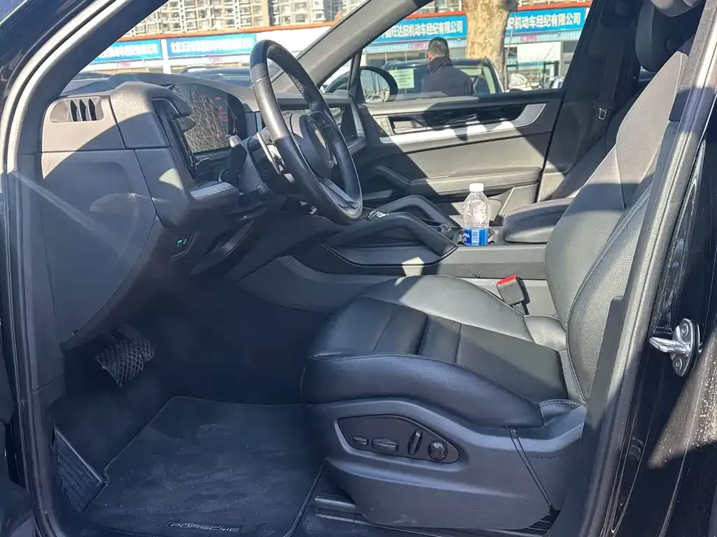 Porsche Cayenne 2024 из CN, фото 2
