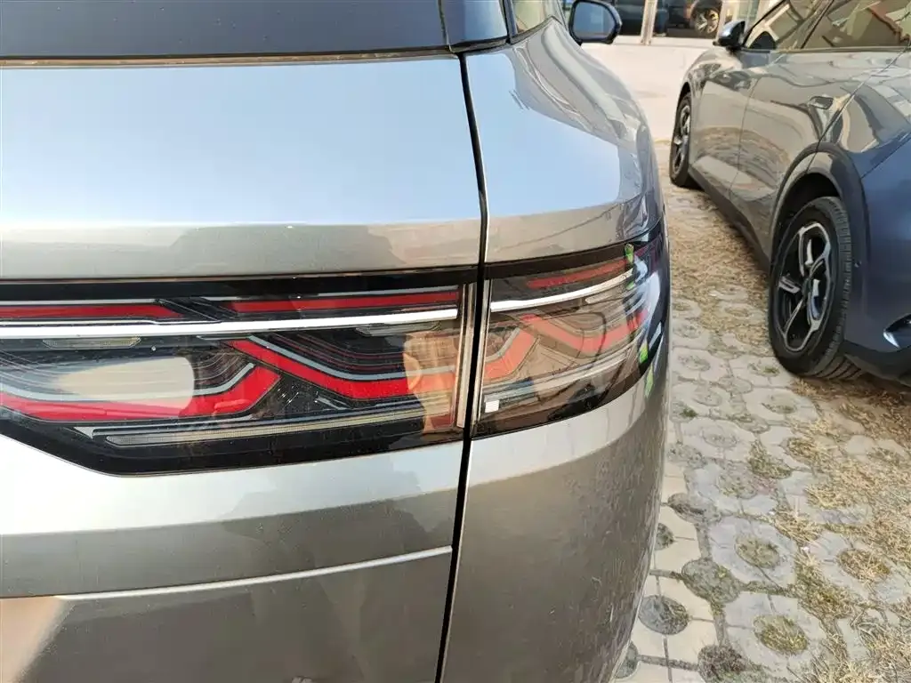 BYD L DM-i 2025 из CN, фото 8