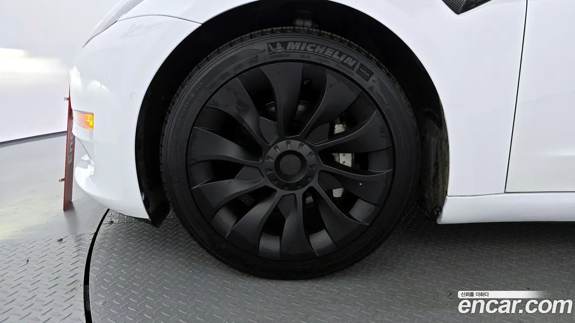 Tesla Model 3 2021 из KR, фото 3