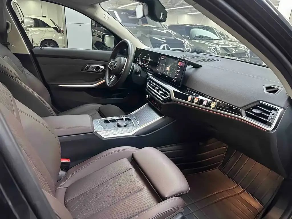 BMW 3 Series 2023 из CN, фото 10