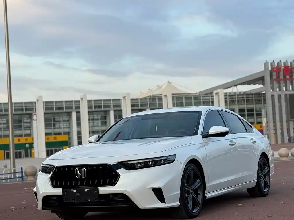 Honda Inspire 2023 из CN, фото 1