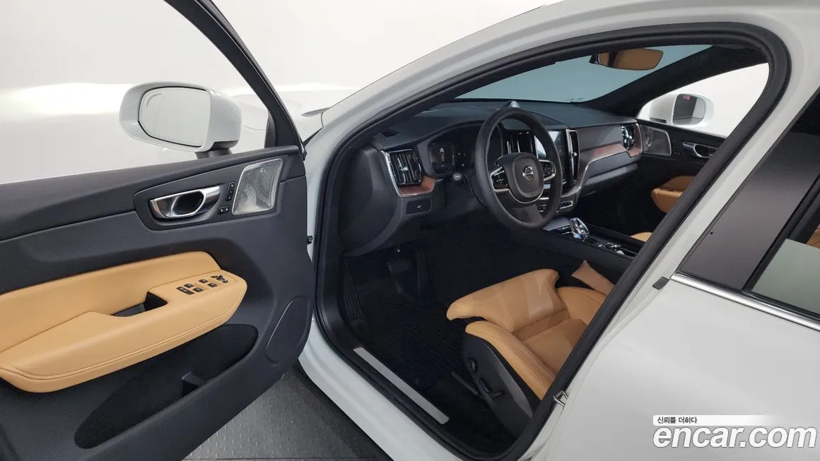 Volvo XC60 2025 из KR, фото 10