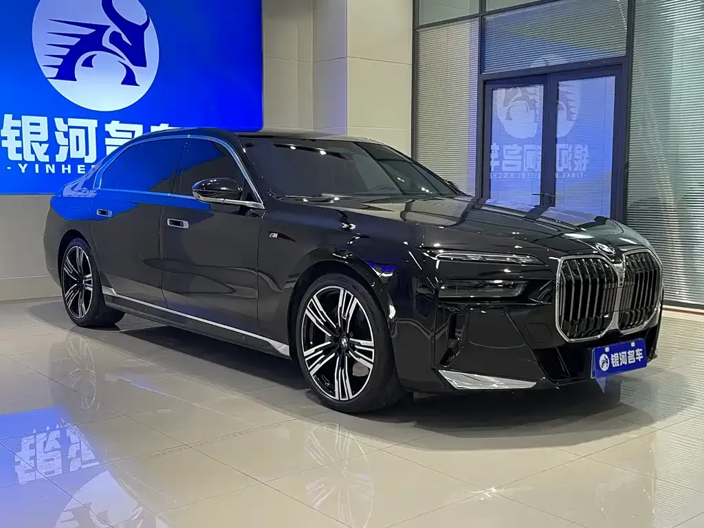 BMW 7 Series 2023 из CN, фото 3