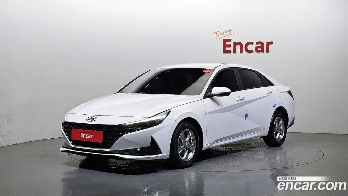 Hyundai AVANTE — фото 1