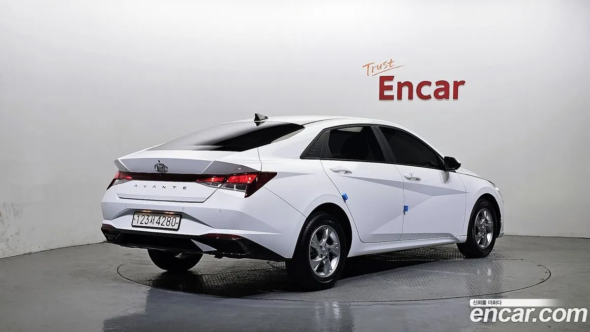 Hyundai AVANTE — фото 2