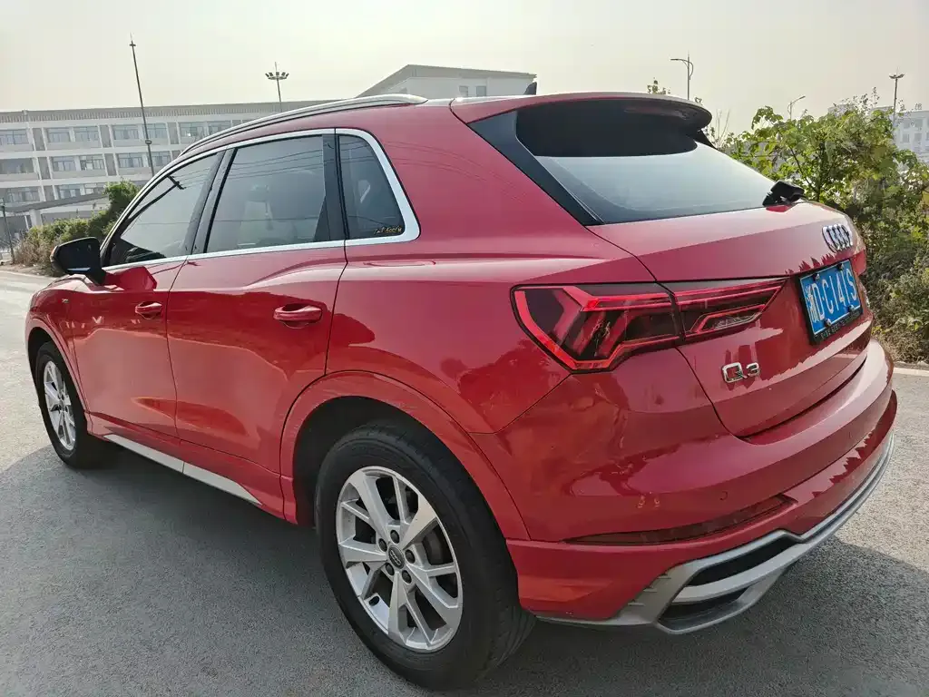 Audi Q3 — фото 10