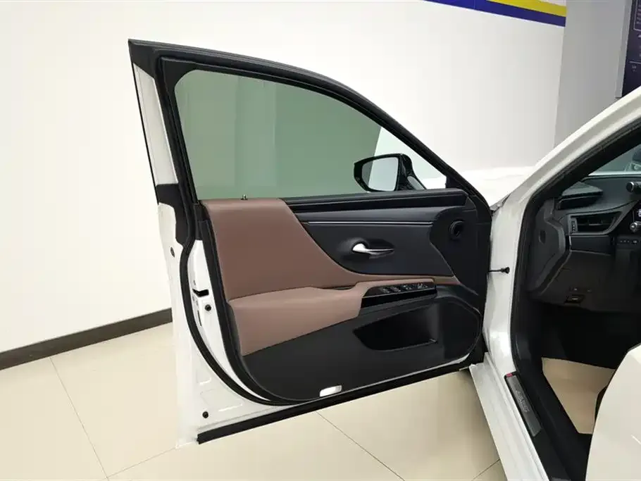 Lexus ES 2022 из CN, фото 7