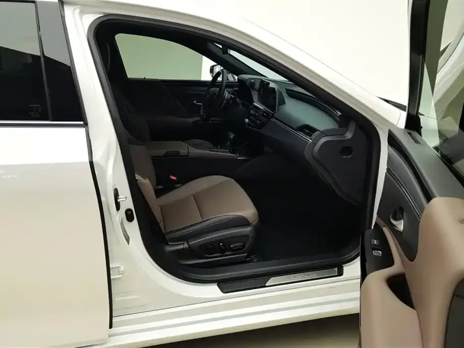 Lexus ES 2022 из CN, фото 6