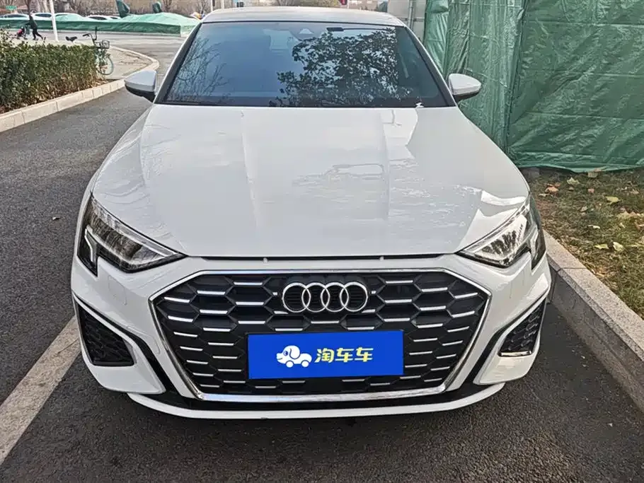 Audi A3 2023 из CN, фото 2