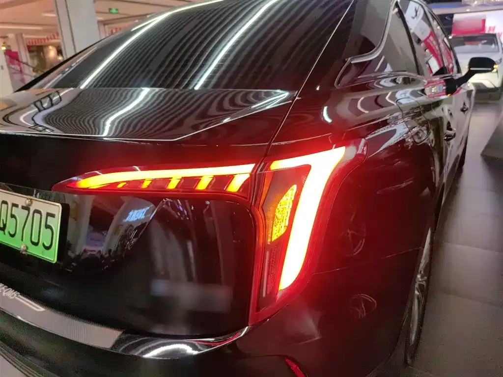 Hongqi E-QM5 2024 из CN, фото 9