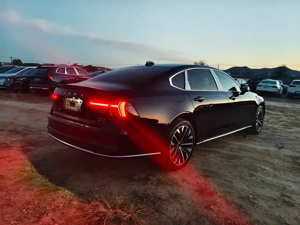 Volvo S90 2025 из CN, фото 6