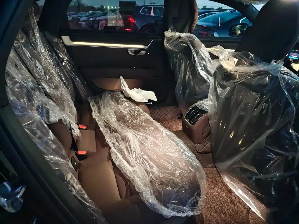 Volvo S90 2025 из CN, фото 5
