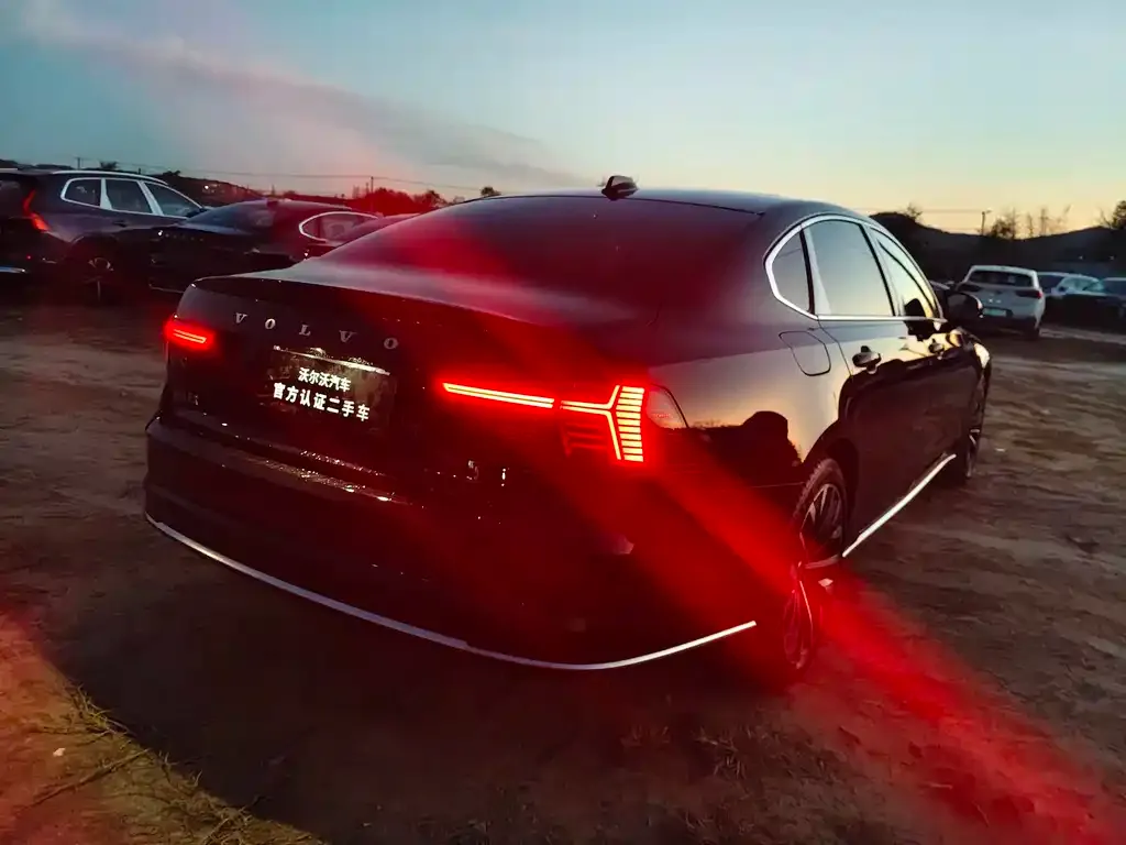 Volvo S90 2025 из CN, фото 2