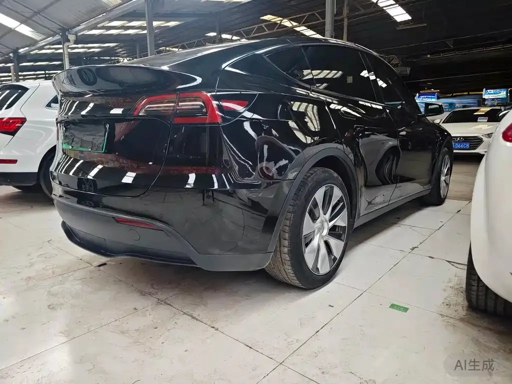 Tesla Model Y 2023 из CN, фото 2