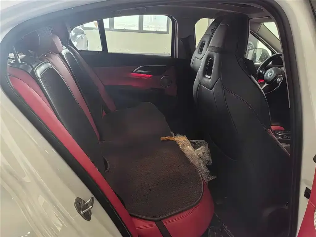 BMW 1 Series 2022 из CN, фото 4