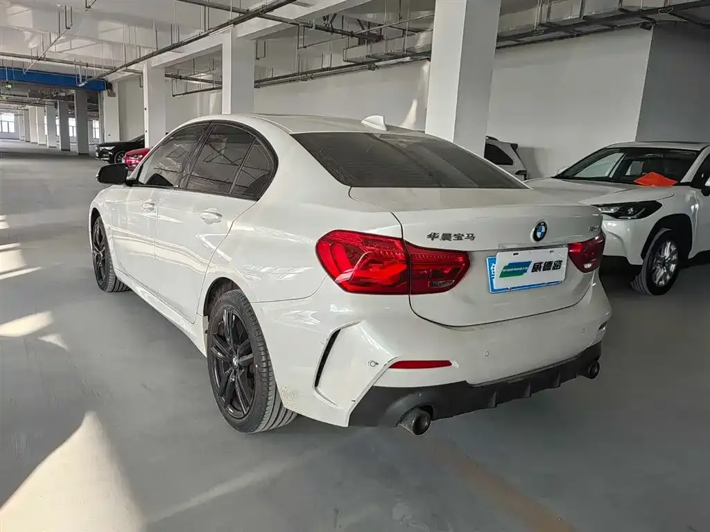 BMW 1 Series 2022 из CN, фото 2